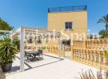 Venta - VILLA -
CIUDAD QUESADA